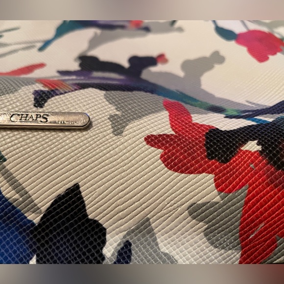 Chaps Floral Paint Blotch on White Design Shoulder Bag - Picture 6 of 9